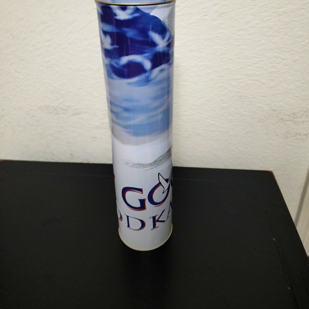 Grey‎ goose